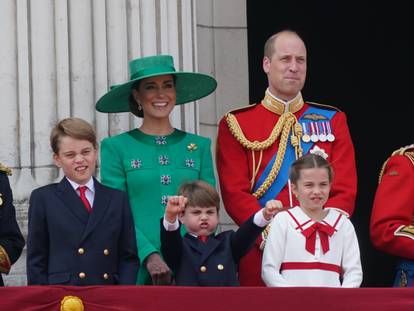 Princ Louis napravio show na proslavi ro?endana djeda kralja Charlesa