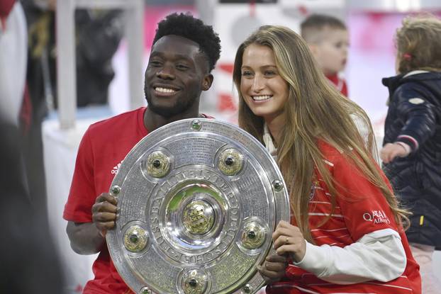 Soccer 1. Bundesliga/ FC Bayern Munich-VFB Stuttgart 2-2.