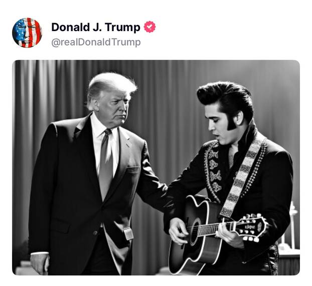 FOTO NAJLUĐE OBJAVE TRUMPA Sebe prikazao kao Isusa i papu. Igrao i nogomet s Ronaldom...