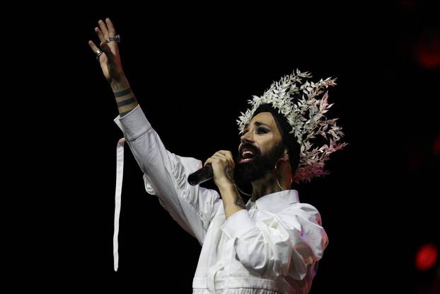 Božo Vrećo oduševio publiku u prepunoj MTS dvorani u Beogradu