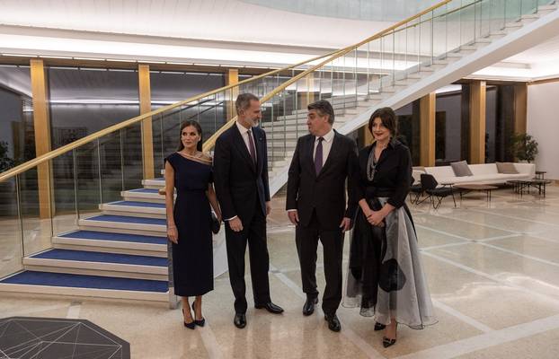 Što nosi Sanja Musić Milanović? Dizajnerski nakit, sunčane od 130 eura,  odjeća sa sniženja...