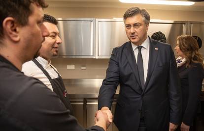 Plenković: Žao mi je što je avion kasnio, bilo je loše vrijeme...