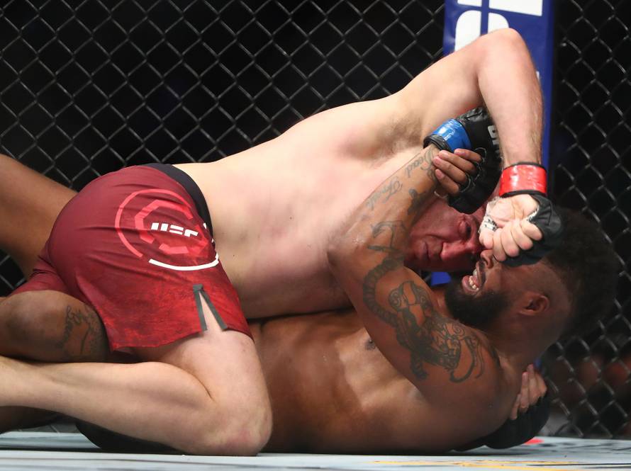 Kakav povratak! Conor za 40 sekundi nokautirao 'kauboja'!