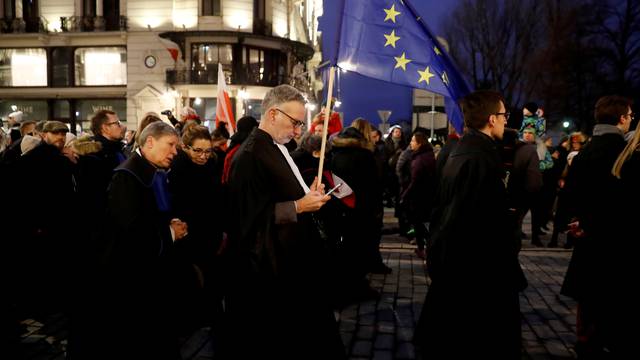 People protest against judiciary reform in Warsaw