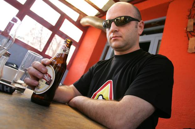 ARHIVA - Zagreb: Frontmen benda Hladno pivo Mile Kekin