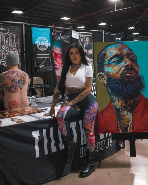 Bujna Kata: Tata joj je bio narko šef, a ona tetovira slavne face: 'Operacije? Samo koža i pupak'