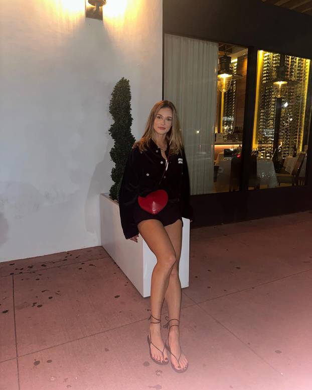 FOTO Teniska zvijezda uhodi poznatu Ruskinju! 'Stalno se javlja i zove me na spoj...'