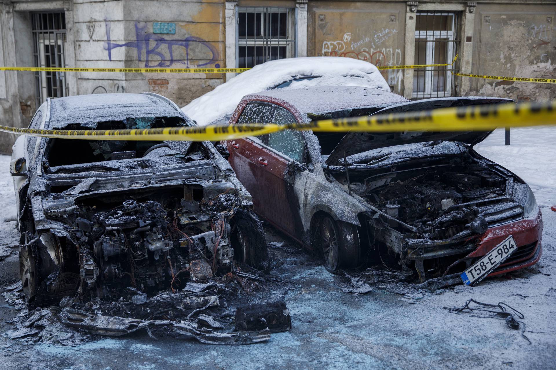 Na sarajevskoj Baščaršiji izgorjela dva automobila