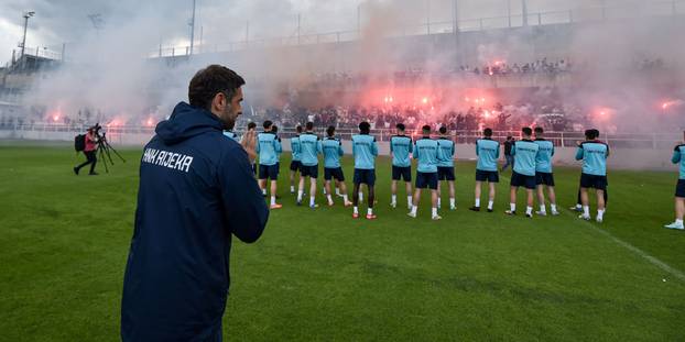 FOTO Navijačko ludilo u Rijeci! Navijači u velikom broju stigli na trening uoči dana odluke