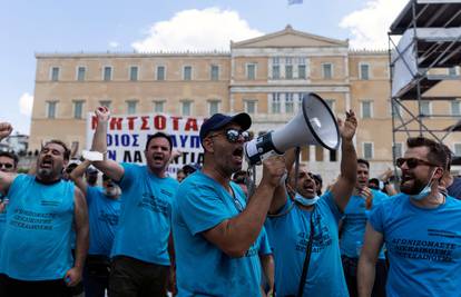 Grci prosvjeduju protiv 'monstruoznog' zakona o radu