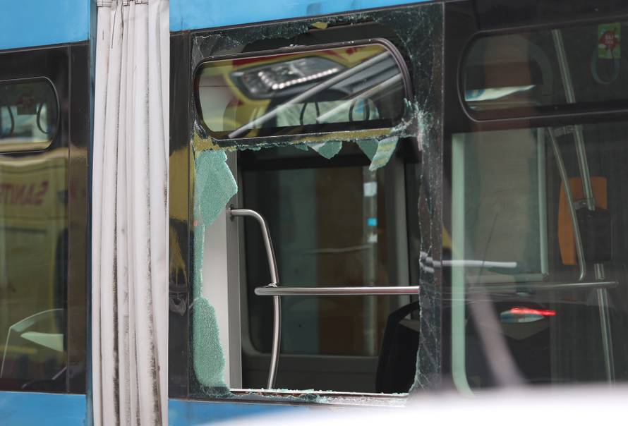 Zagreb: U Ilici zbog sudara tramvaja i autobusa zaustavljen tramvajski promet