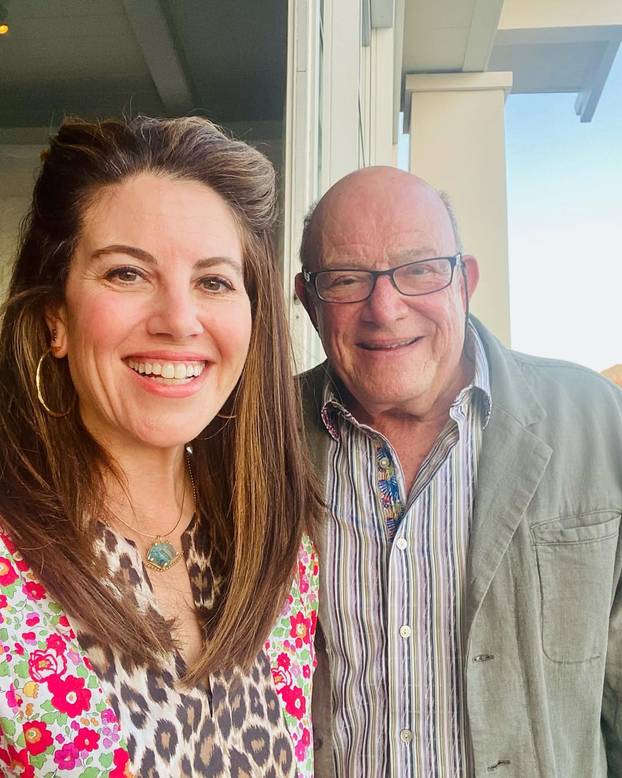 FOTO Evo kako danas izgleda Monica Lewinsky, poznata po seks-aferi s Billom Clintonom...