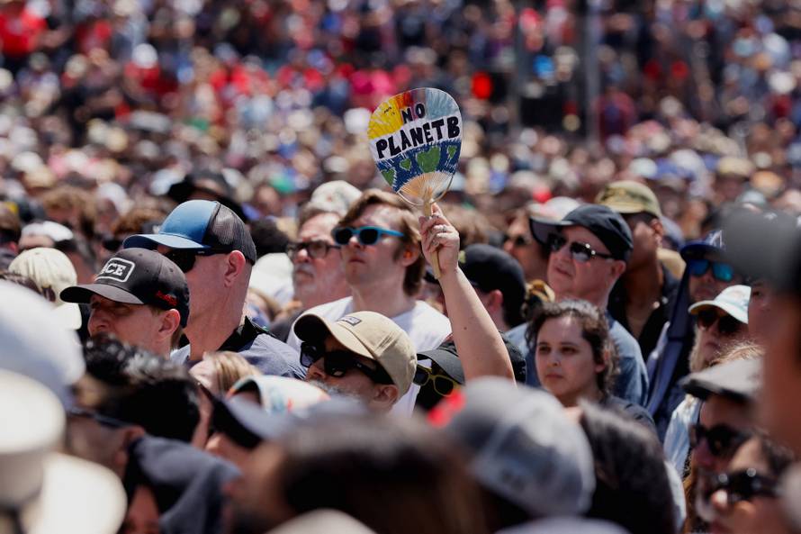 U.S. Sen. Sanders and U.S. Rep. Ocasio-Cortez hold a rally in Los Angeles