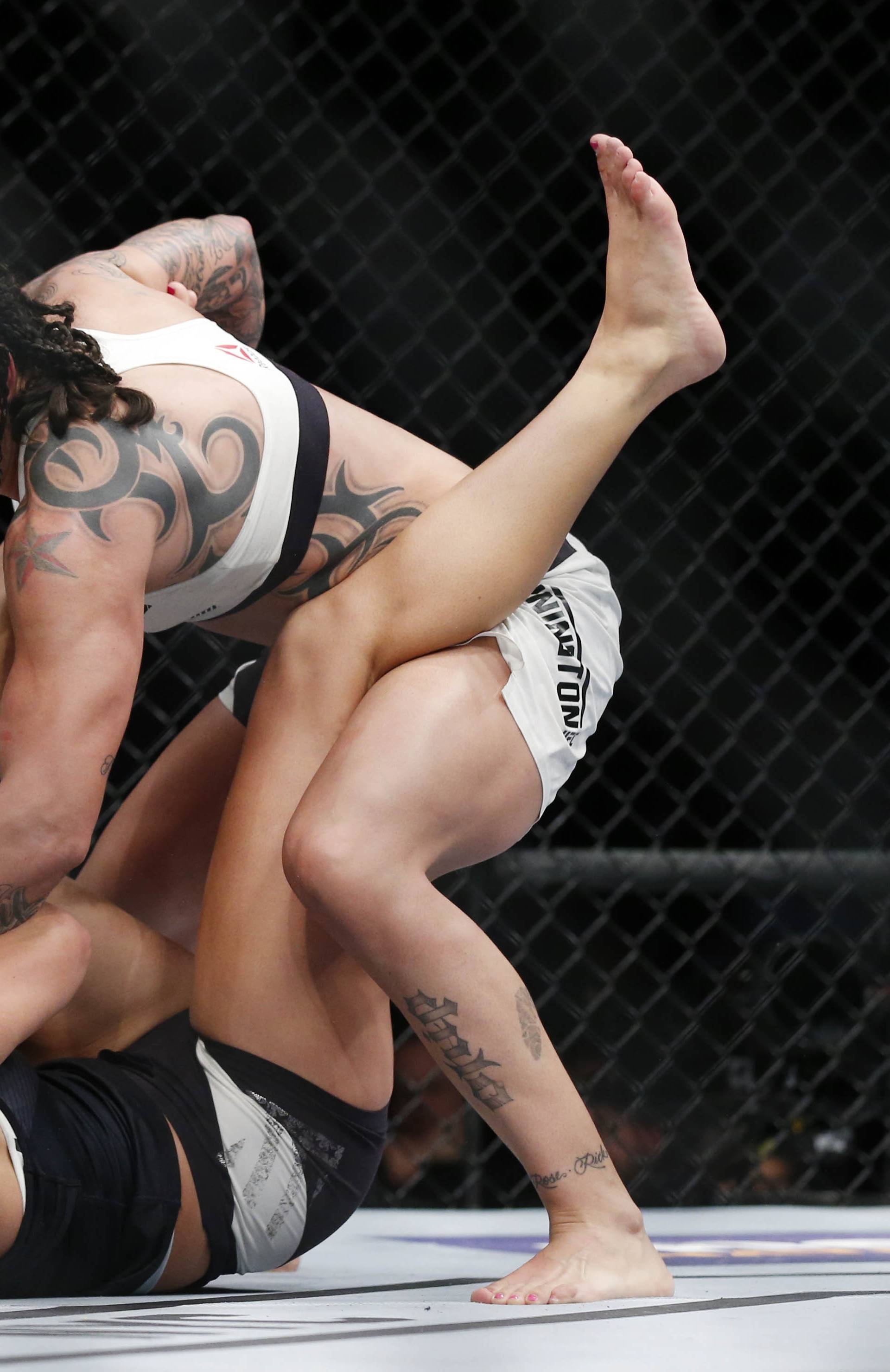MMA: UFC 205-Tate vs Pennington