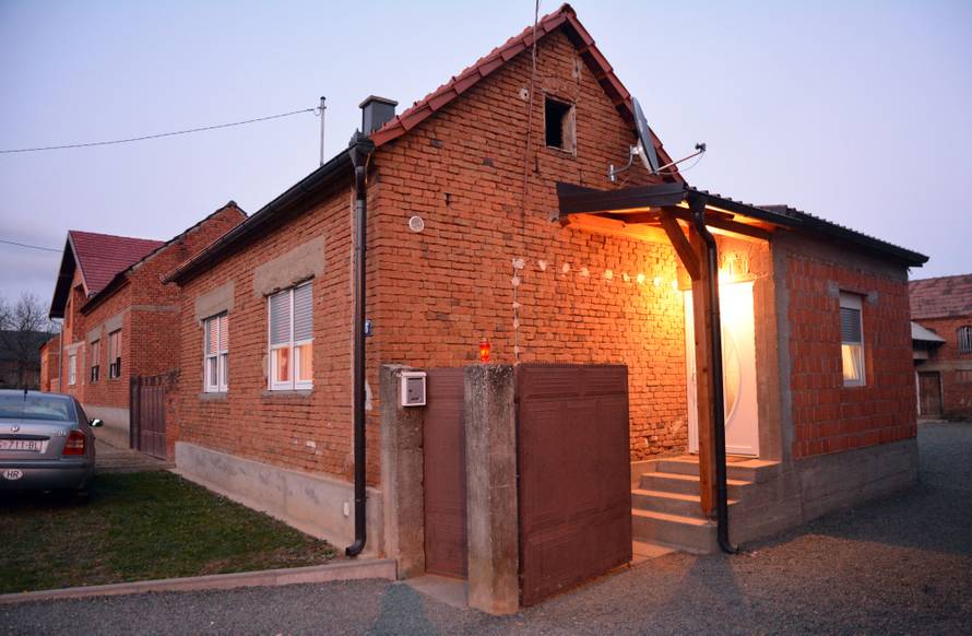 U nesreÄi kod Nove GradiÅ¡ke poginula majka Äetvero djece