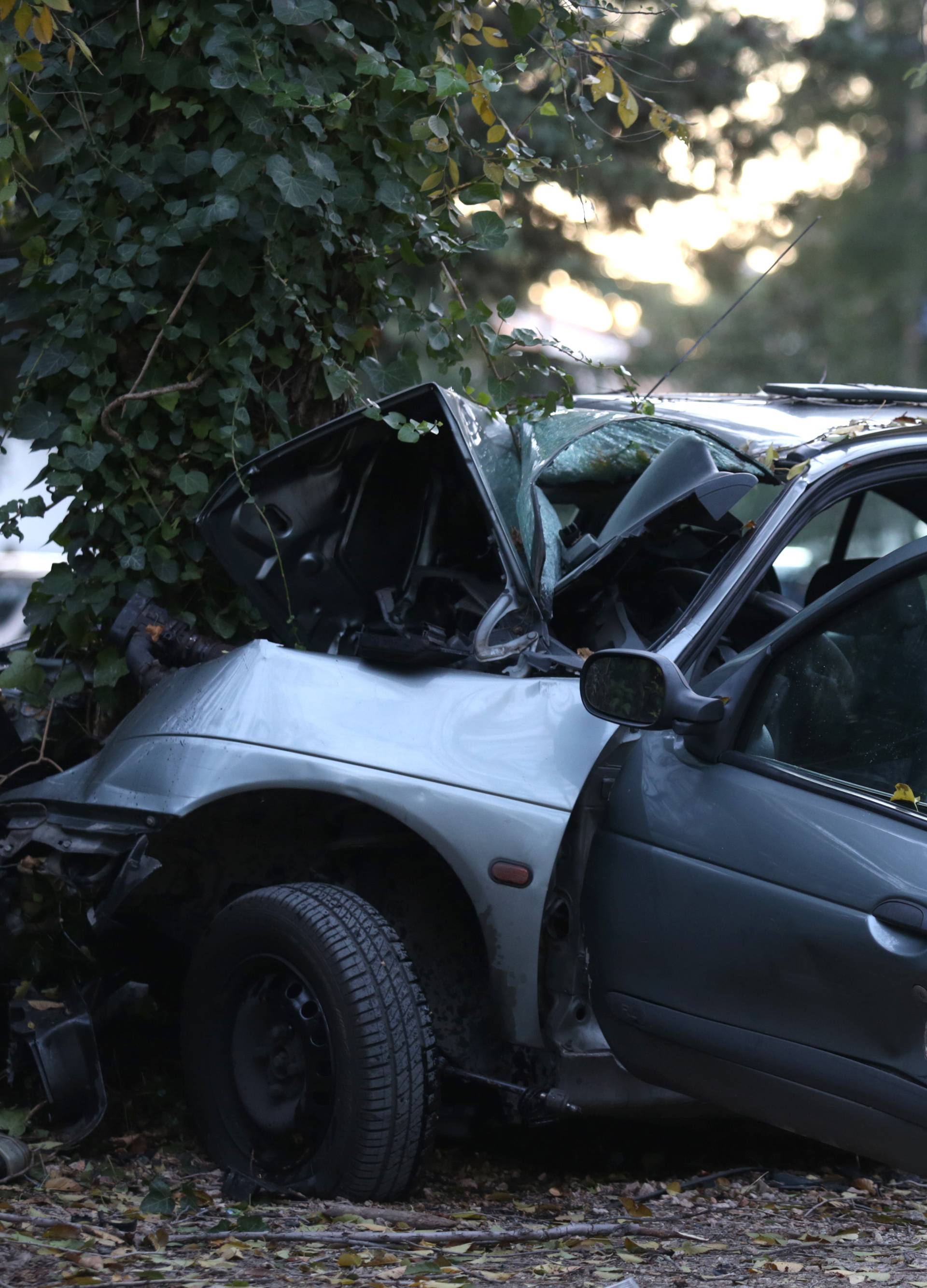 Split: Automobilom udario u stablo na Marjanu i poginuo na mjestu