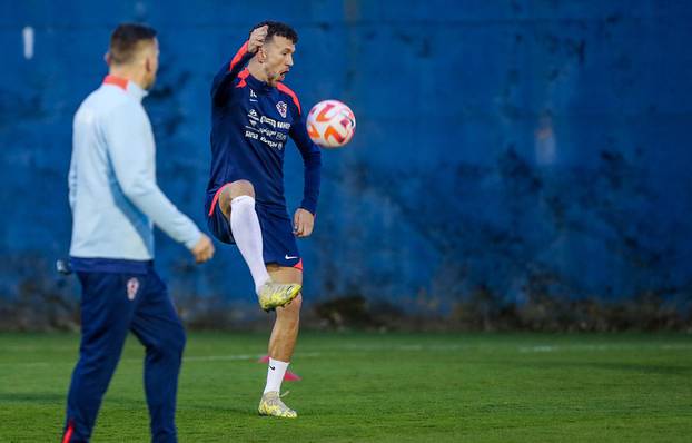 Zagreb: Hrvatska nogometna reprezentacija na treningu uoči odlaska u Kairo