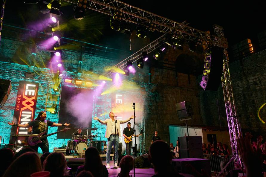 FOTO Lexington band hitovima i emocijom oduševio je publiku u punoj kuli Kamerlengo...