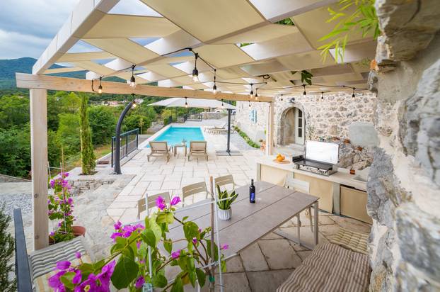 FOTO Kaštelet kod Opatije iz snova: Obnovili smo ga kako bismo očuvali obiteljske tajne