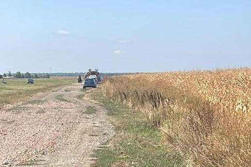 Prva fotografija s mjesta pada aviona, sve slu&zcaron;be su na terenu