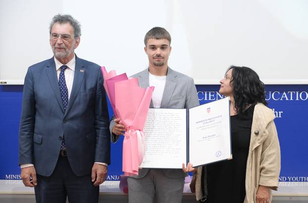 Zagreb; Dodjela Godi&scaron;nje nagrade &bdquo;Luka Ritz&ldquo; za promicanje tolerancije i &scaron;kole bez nasilja.