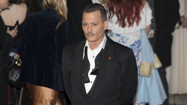 Johnny Depp âÃÃ£attends Murder On The Orient Express World Premiere - London, England (02/11/2017)