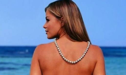 FOTO Oprez, jako vru&cacute;e! Sofia Vergara objavila fotku iz svoje mladosti. Nosi samo mini tange