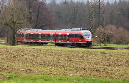 Švicarska: Iranac sa sjekirom i nožem držao 15 ljudi za taoce u vlaku, ubila ga je policija