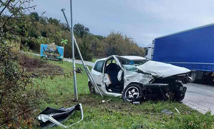 Teška nesreća kod Umaga: Vatrogasci izvlačili vozačicu