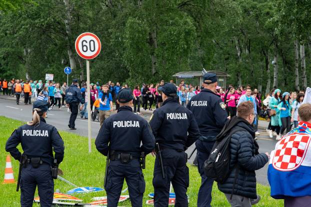 Zagreb: Kiša nije spriječila učenike da proslave kraj školovanja na Bundeku