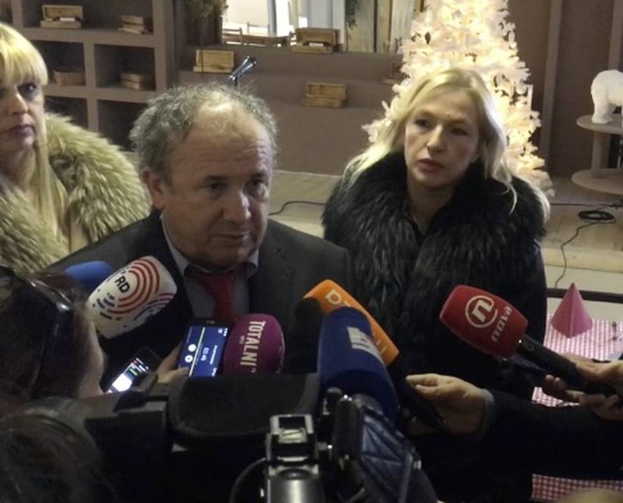 Vapaj očajne majke: Molim vas, dajte da moja kći živi i diše...