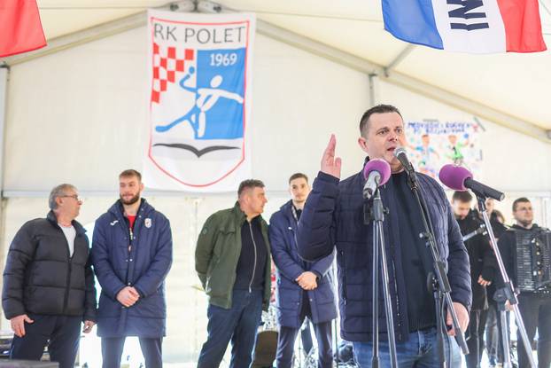 Doček brončanih rukometaša Raužana i Kuzmanovića u Brckovljanima