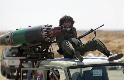 Gadafijeve snage raketirale Misratu, poginulo osam civila