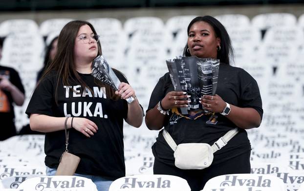 NBA: Los Angeles Lakers at Dallas Mavericks