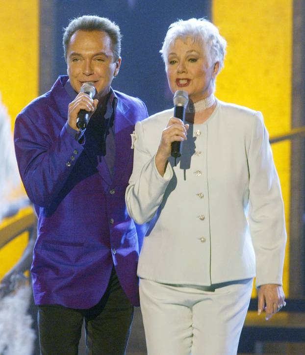 FILE PHOTO:     Actress Shirley Jones and David Cassidy (L), stars of the television show "The Partiridge Family," perform during the opening number at the first annual TV Land Awards which were taped in Hollywood