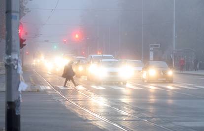 Gusta magla diljem Hrvatske: 'Vozači, pazite na skliske ceste!'