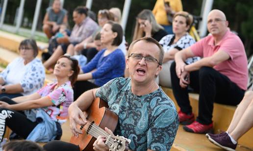 FOTO Fešta na Jarunu: Građani pjevali i plesali na otvorenom