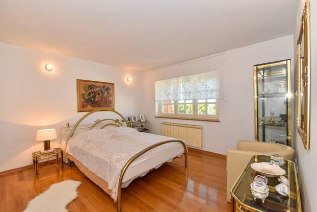 Vila na Maksimiru za 1,8 mil. €: Ima teretanu i bazen, ali... Nije li kupaonica ipak previše plava?