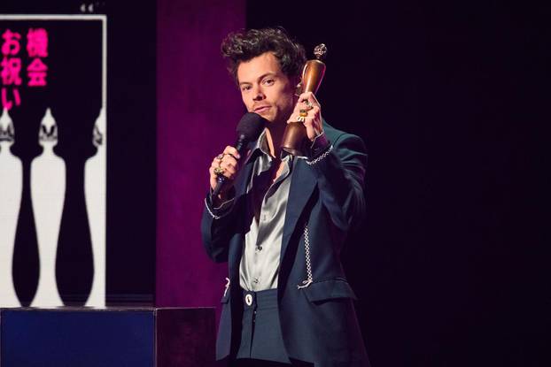Harry Styles osvojio nagradu za izvo?a?a godine na dodjeli Brit Awardsa 