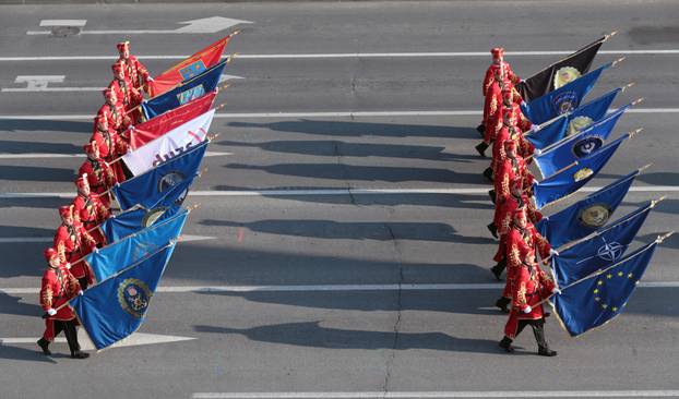 ARHIVA - Na današnji dan 2015. u Zagrebu održan veliki vojni mimohod