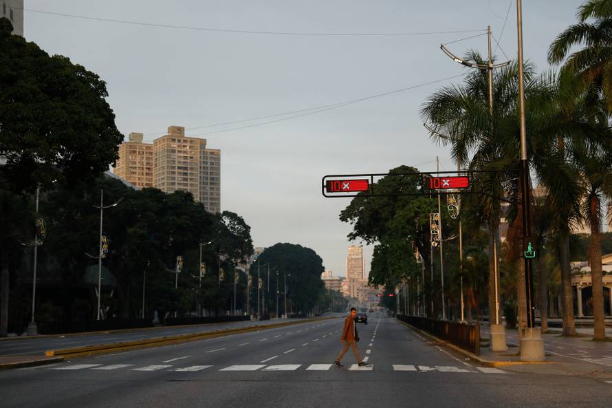 U.S. strikes Venezuelan capital