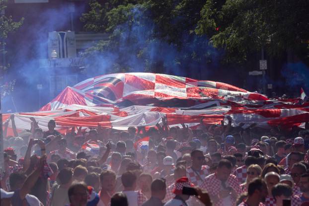 SP 2026 Toronto: Veliki hrvatski korteo prema Toronto stadionu sa 100-metarskom zastavom
