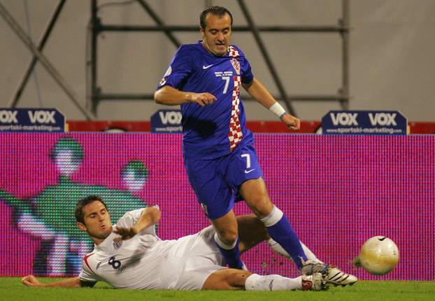 ARHIVA - 2006. Zagreb: Vatreni i "maksimirska krtica" srušili su Englesku 