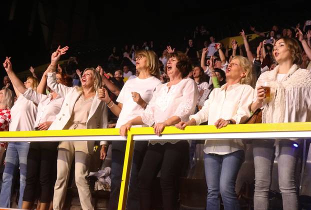 Split: Mladen Grdović raspjevao publiku na koncertu na Gripama