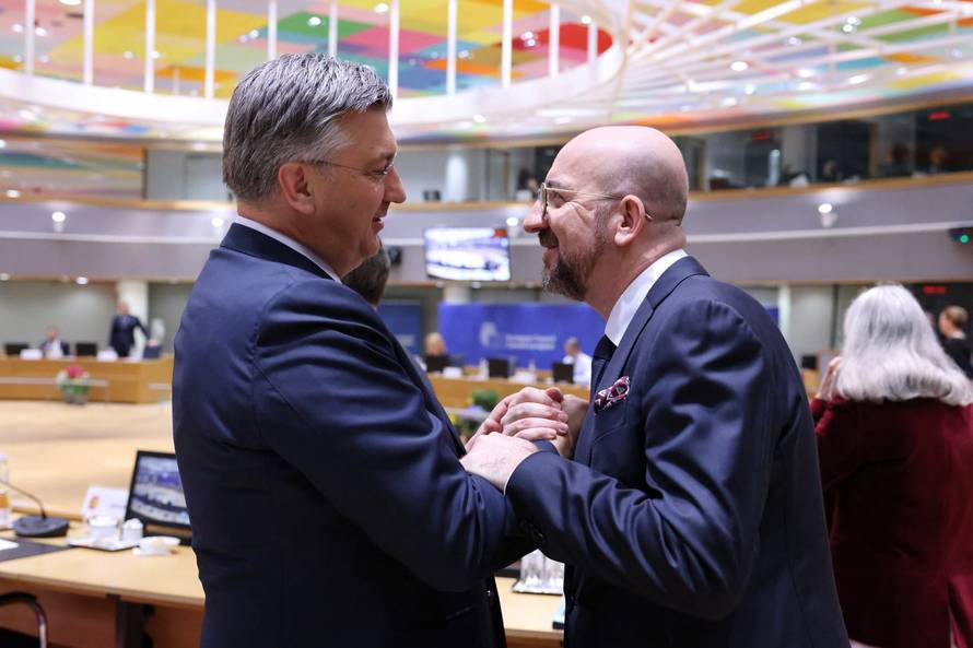 Plenković se hvali: 'Čestitali su mi šefovi država. Milanović laže i nema šanse da formira Vladu'