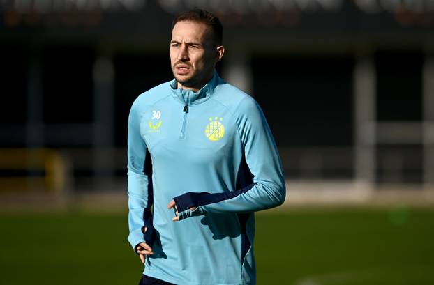 Marko Rog ostaje u Dinamu, pridru&zcaron;io im se na pripremama u Beleku