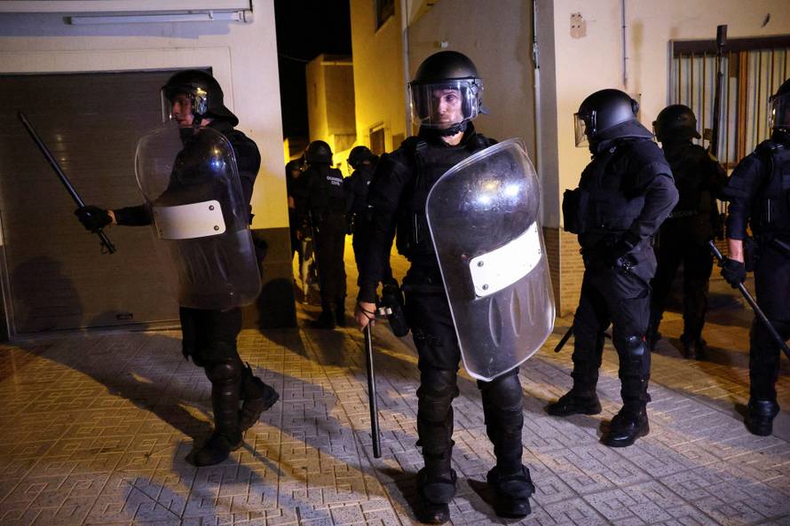 Anti-migrant unrest following an attack on elderly man by unknown assailants, in Torre Pacheco