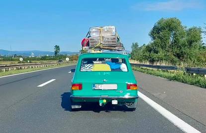 Prizor pokrenuo val nostalgije! Stojadin na autocesti za Jadran, krcat je opremom za godišnji