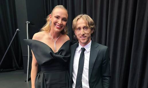 FOTO Luka Modrić i Donna Vekić zablistali na crvenom tepihu, a 'vatreni' je preuzeo i nagradu