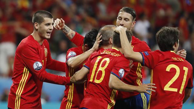 Spain v Turkey - EURO 2016 - Group D